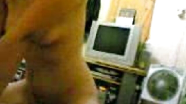 Vidéo MILF latina avec de porno de femme et chien gros mamelons